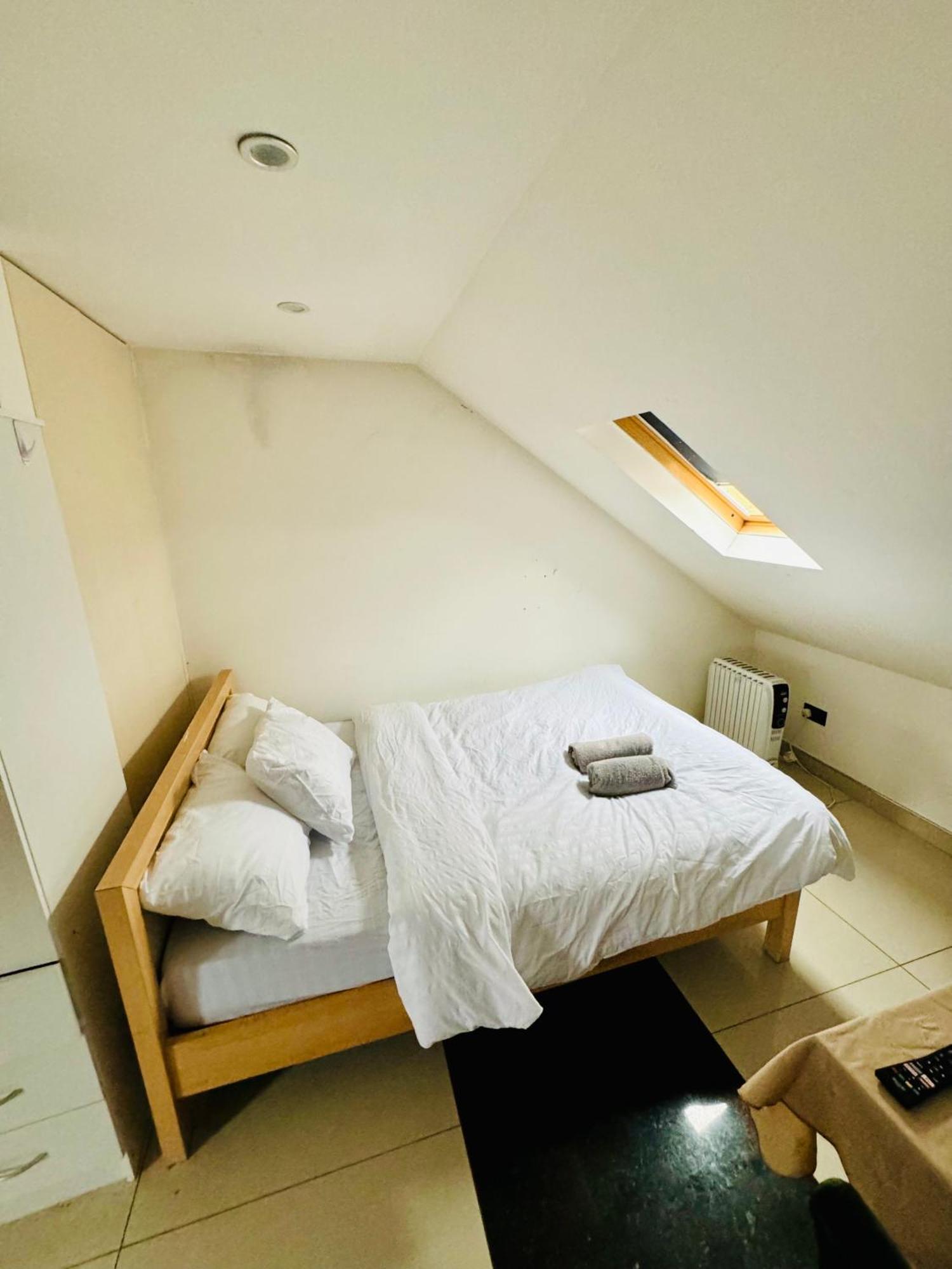 The Great Falcon Accommodation London Eksteriør billede