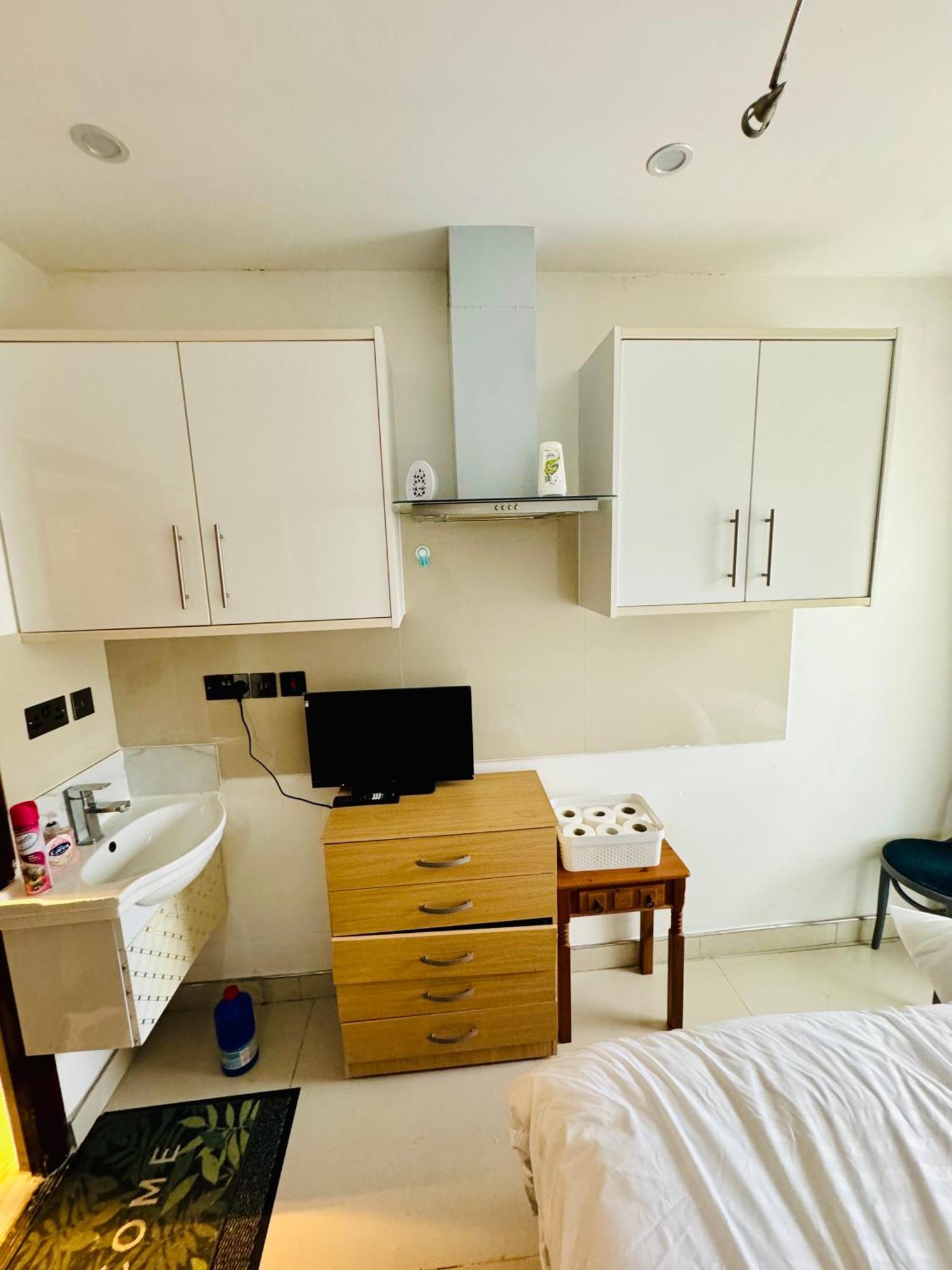 The Great Falcon Accommodation London Eksteriør billede